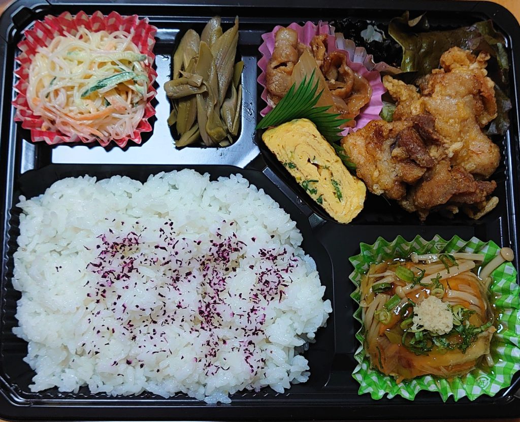 すがちゃんの味　旨いや　日替わり弁当