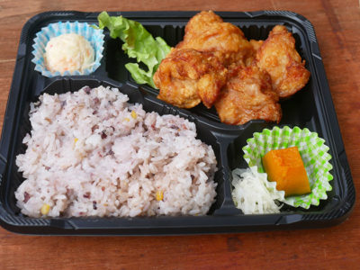 カフェ＆ダイニング桜香　唐揚げ弁当