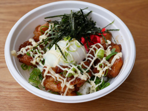 あカフェ＆ダイニング桜香　唐揚げマヨ丼