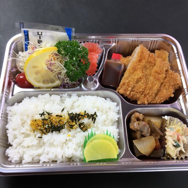 トンカツ弁当